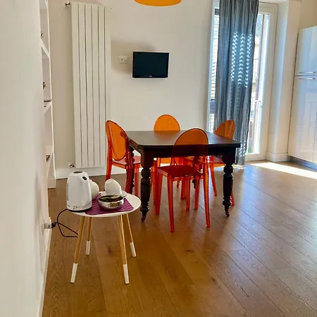 Flat - With Private Parking דירה