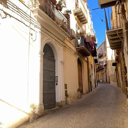 דירה Flat - With Private Parking אגריג'נטו